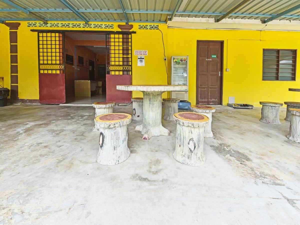 Oyo 90454 Haza Harmoni Guesthouse Kota Bharu Buitenkant foto